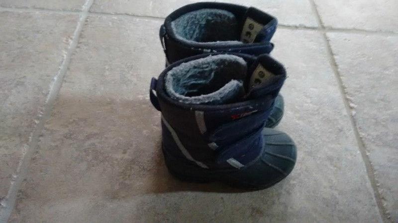 Maple Leaf Winter Boots-Toddler Size 7