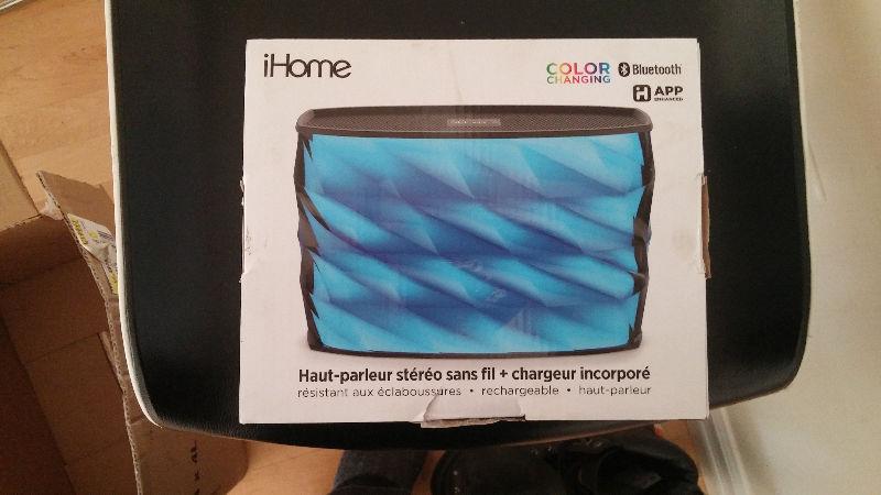 NEW IHOME COLOR CHANGING SPEAKER