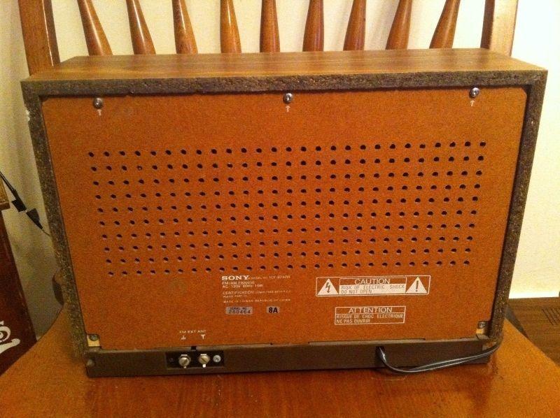 Vintage Sony ICF-9740W 2-Band AM/FM Table Radio
