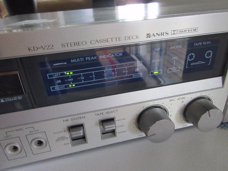 JVC KD-V22 single cassette deck