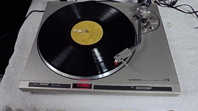Pioneer PL-300 Turntable Direct Drive Record Player