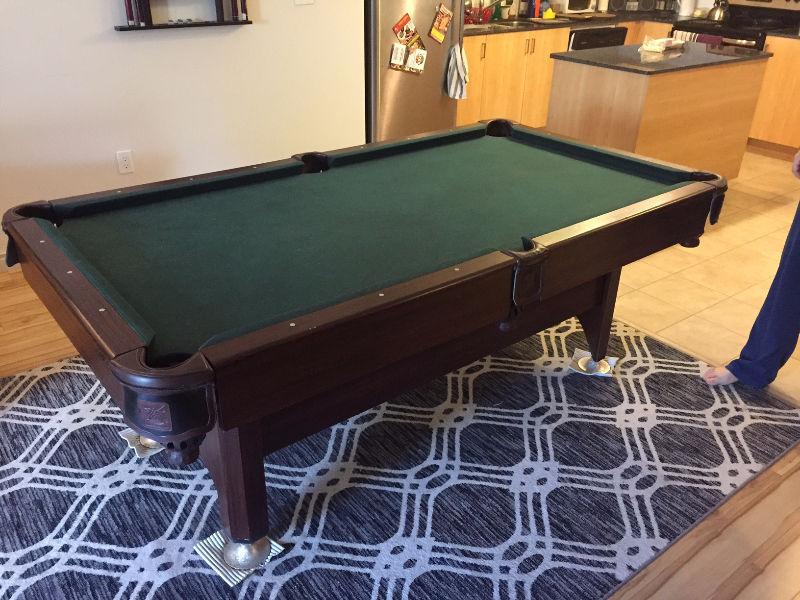Pool / Snooker table