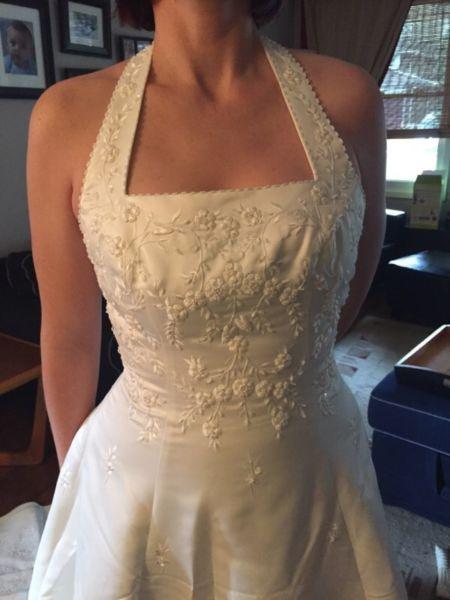 Halter top wedding dress