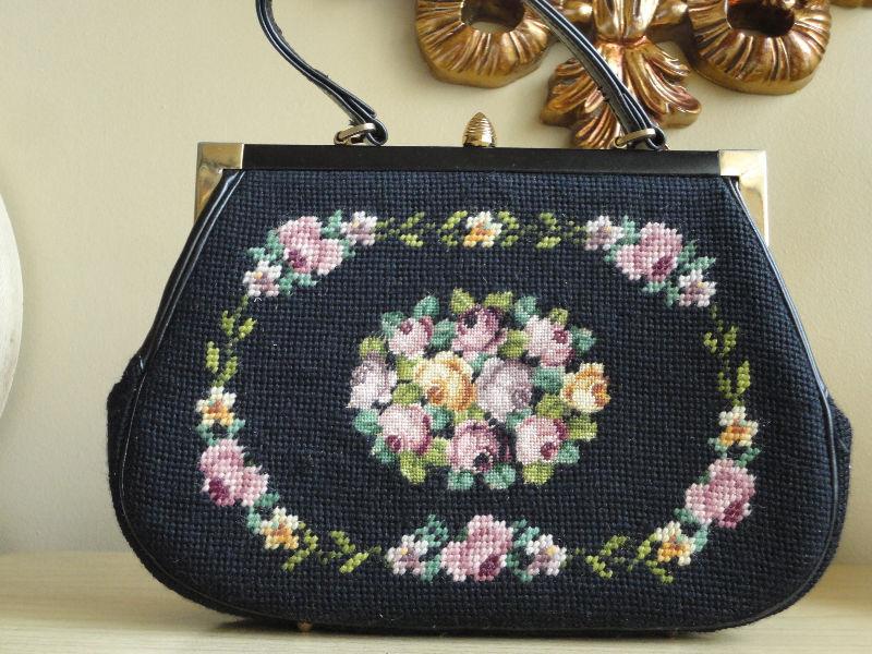 Antique Vintage BEAUTIFUL CARPET BAG Tapestry Purse Handbag
