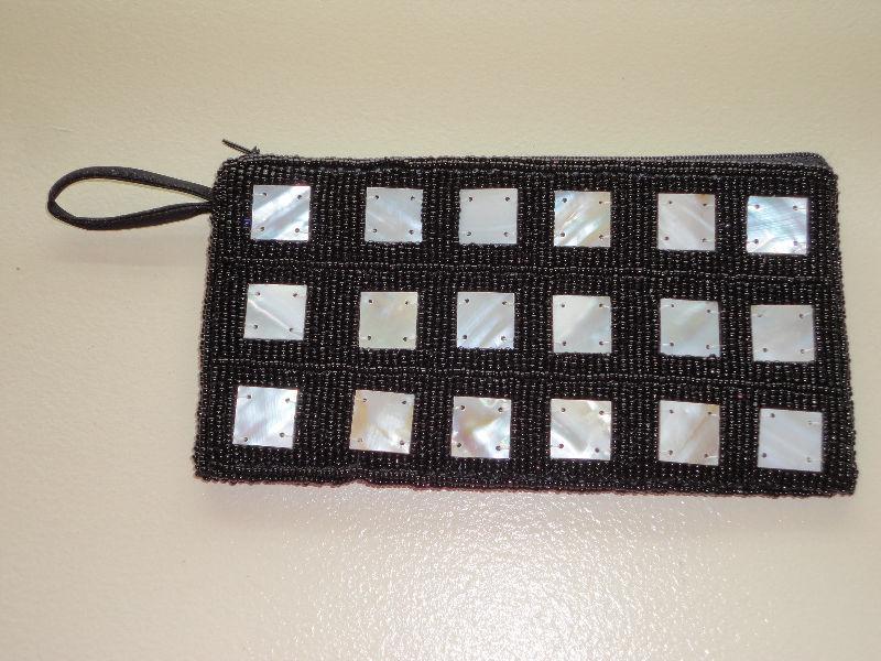 Brand New Beaded Evening Finger Purse Clutch w/ Iridescent Shell