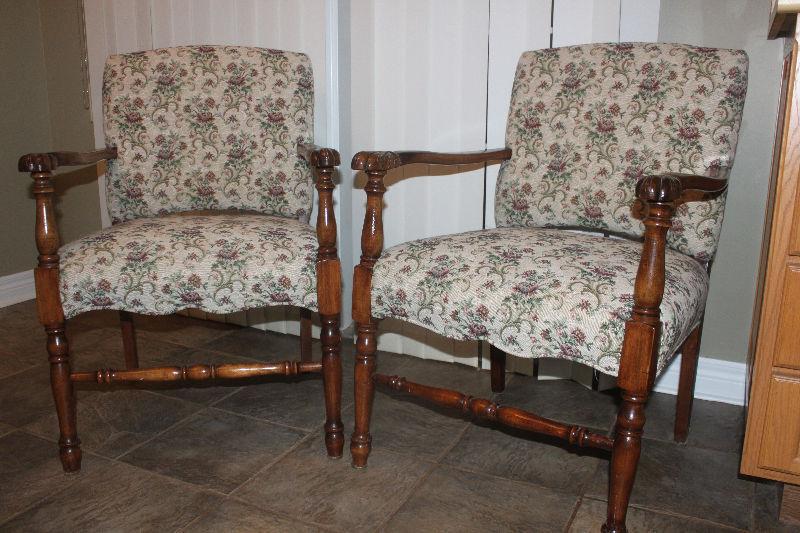 2 ANTIQUE CHAIRS (like new)