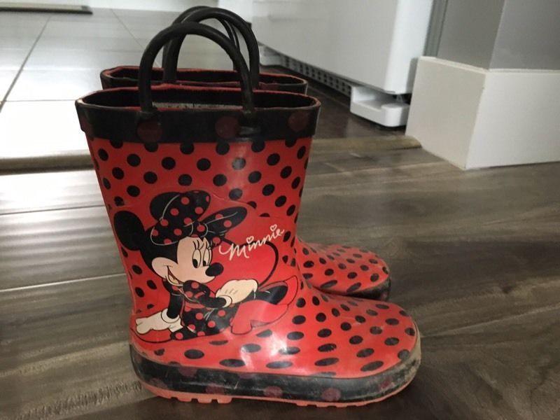 Minnie Mouse size 10