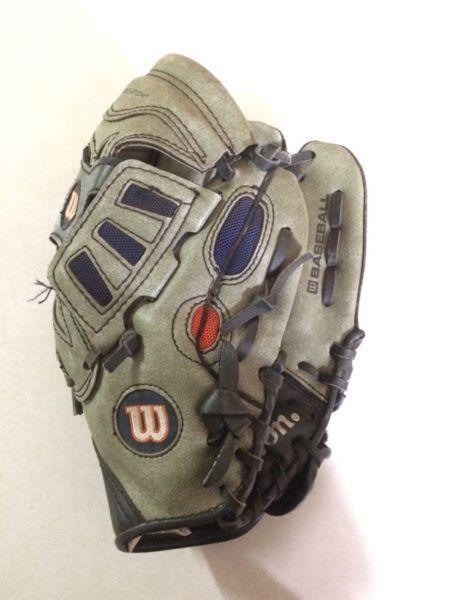 Wilson EZ Catch 325 Youth Baseball Glove