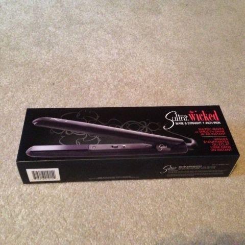 BNIB Sultra Wicked Wave and Straight 1 inch iron