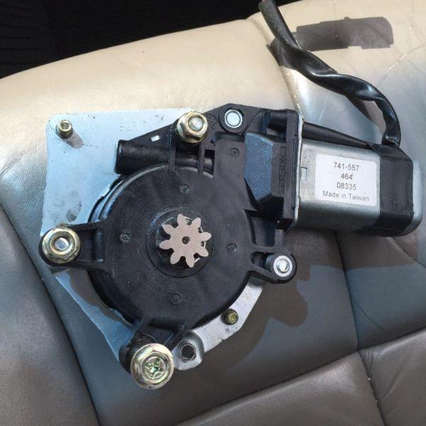 Door Regulator motor