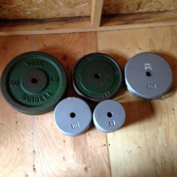 Weight bench, steel plates and bars