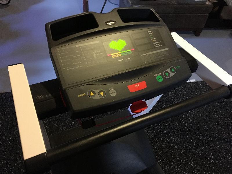 Precor 9.45i Automatic Treadmill