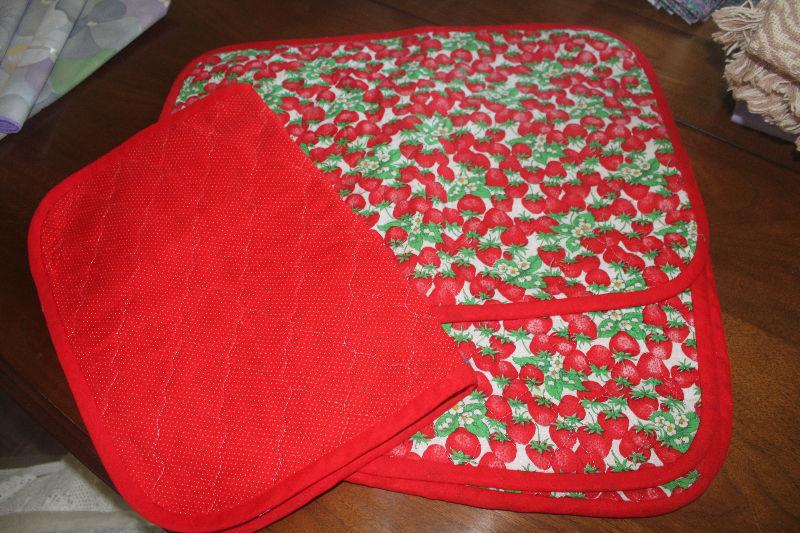 6 NEW Handmade Strawberry Pattern Placemats (reversible to red)