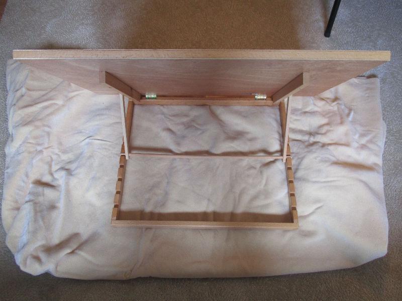 Adjustable tabletop wood easel