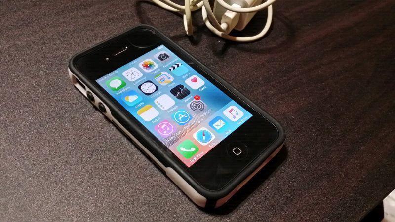 Iphone 4s 16 gb ( bell )
