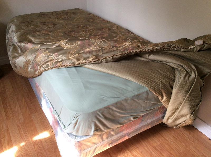 Twin Bed - excellent condition