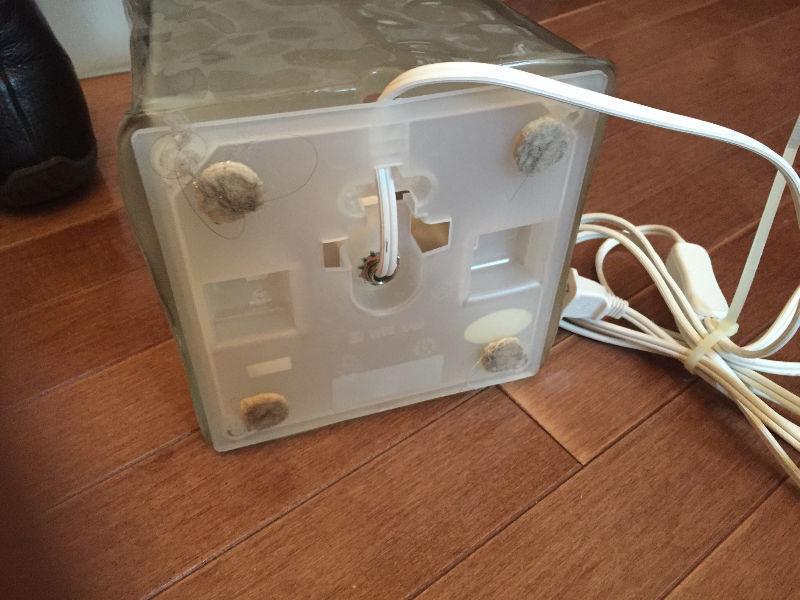 Square accent lamp