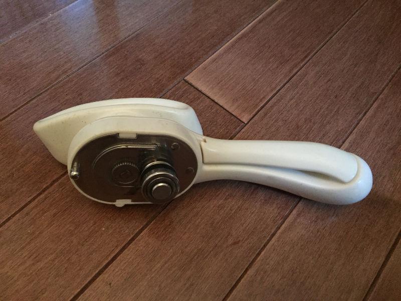 Tupperware Can Opener