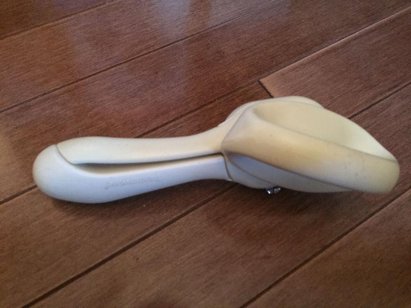 Tupperware Can Opener