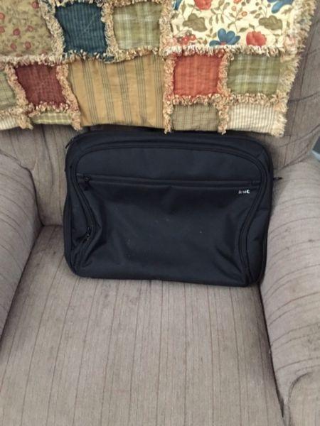 Laptop carrier/bag