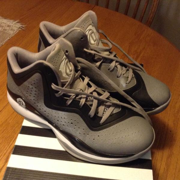 Adidas D Rose basketball sneakers- size 7