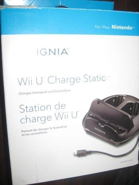 Insignia Charge Station for Nintendo Wii and Wii U. NEW