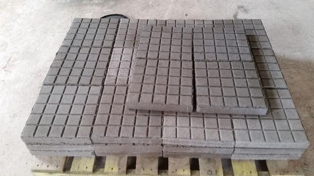 Paving stone/ patio stone 1ftx1ft and 2ftx2ft