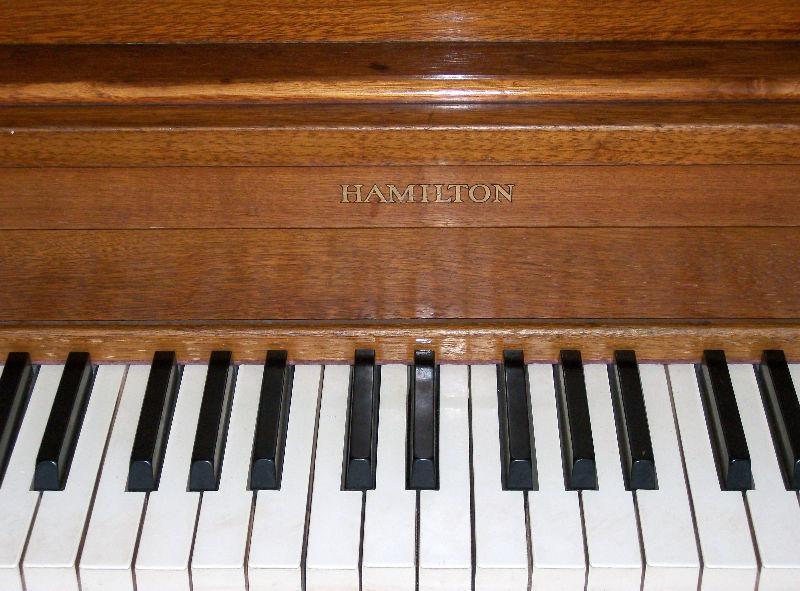 Oak Studio Piano