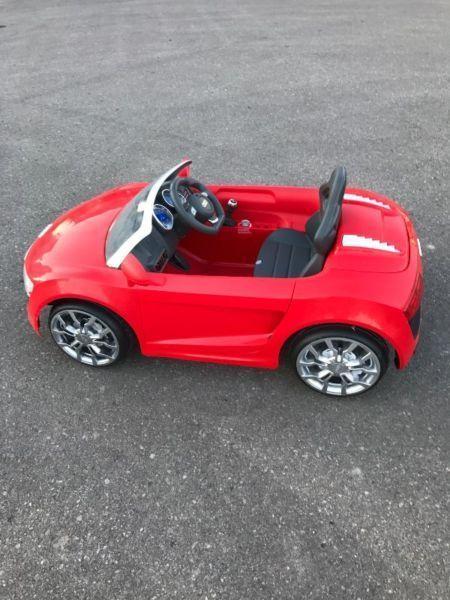 Audi R8 Spyder 12V Ride On Electric Car For Kids - Red
