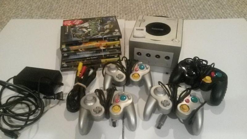 Nintendo GameCube with 6 games and 4 controllers + more