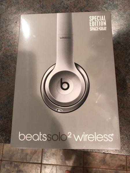 Beats Solo2 Wireless Headband Headphones - Special Edition Space