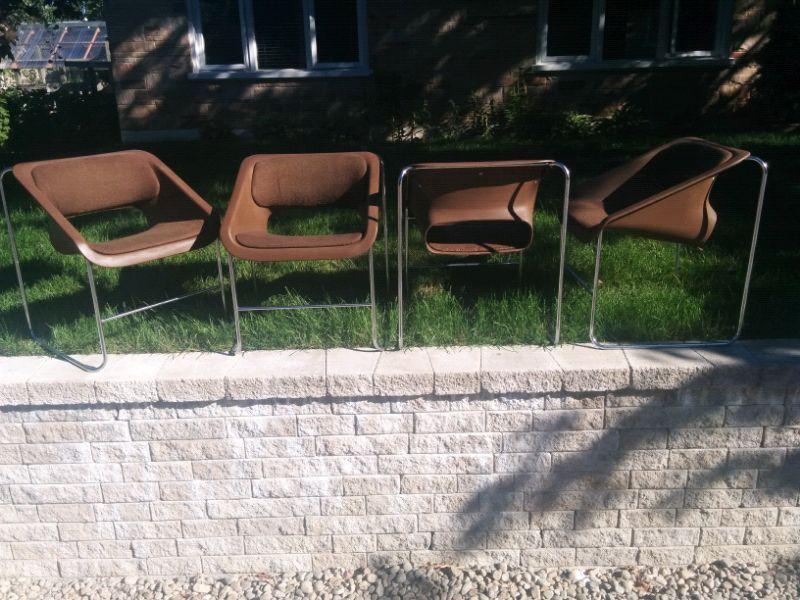 4 fauteuils LOTUS ARTOPEX1976