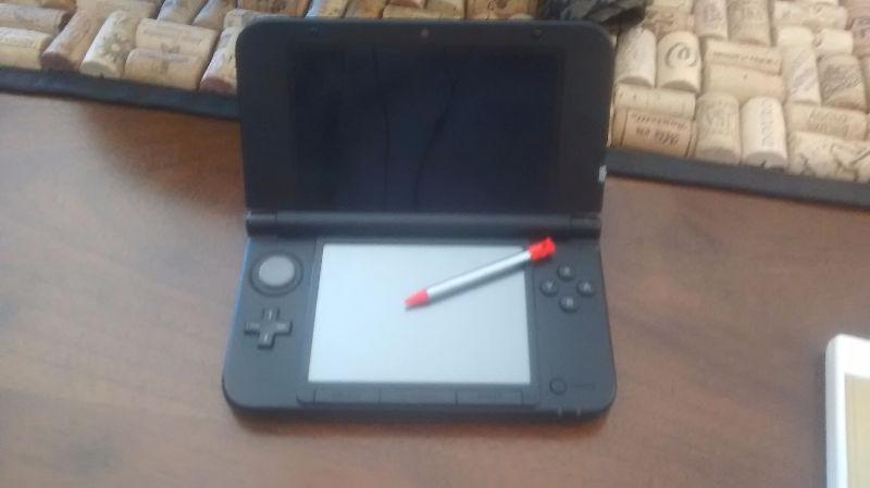 Nintendo 3ds XL + 2 Iconic Games