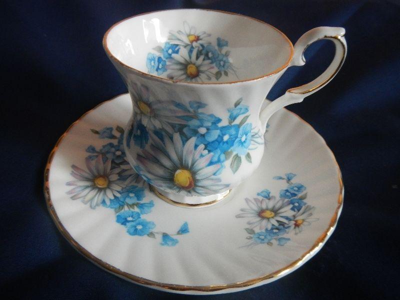 Cup and Saucer Elizabethan Fine Bone China, England NEW