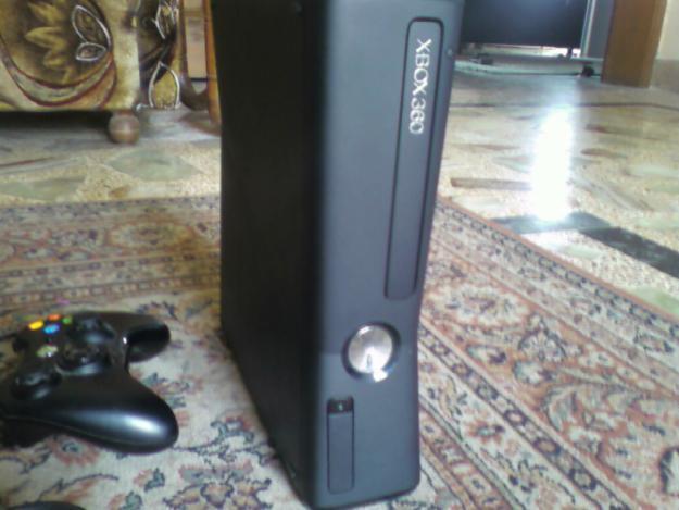 250GB Xbox 360 Slim with HDMI Cable + Controller