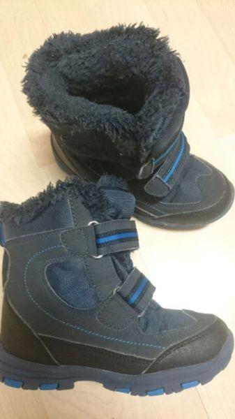 Toddler size 10 winter boots