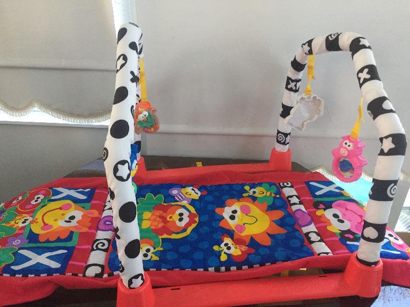 Baby play mat. Baby play gym