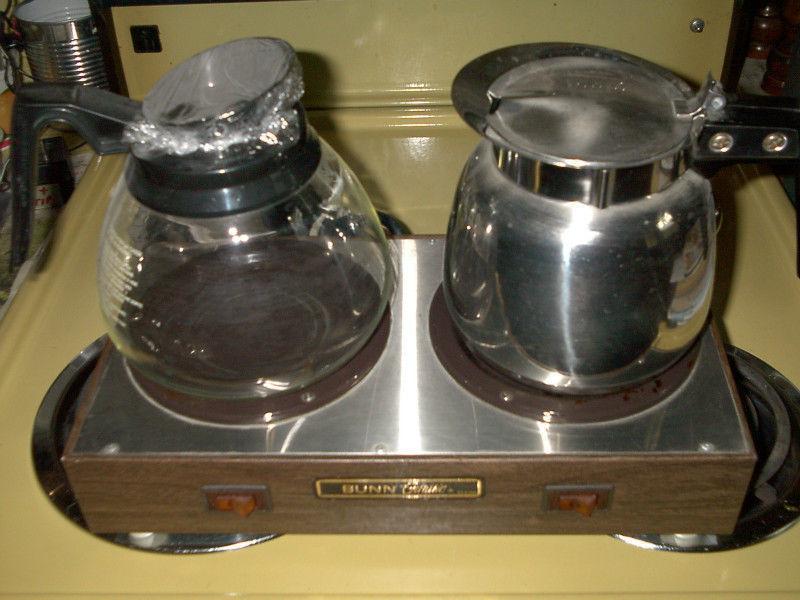 BUNN 2-burner beverage warmer with pots