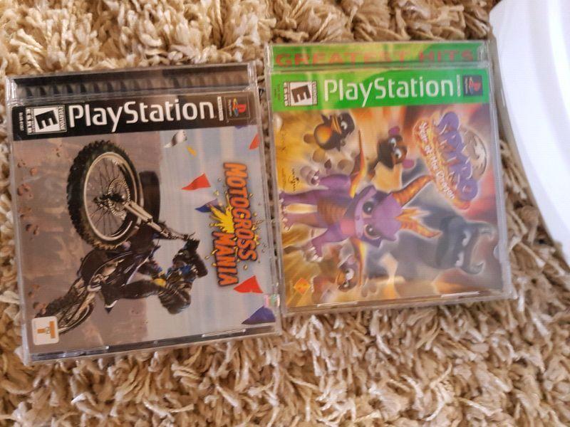 Playstation 1 (22 games + 2 cases)