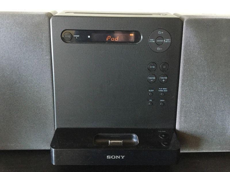 Sony iPod stereo with dock