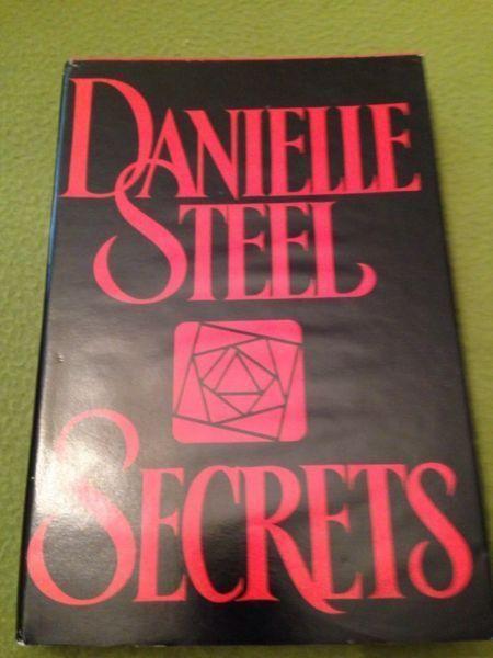 Wanted: 8 Danielle Steel books