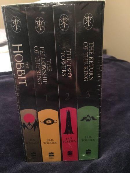 THE HOBBIT & THE LORD OF THE RINGS BOXED SET