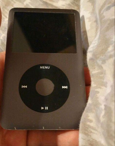 160 GIG 6TH GENERATION IPOD