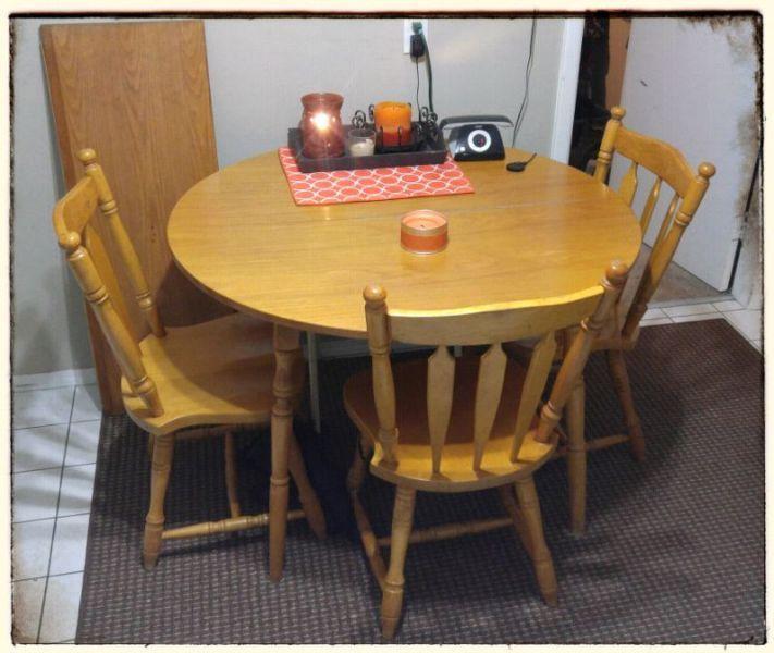 Kitchen Table (w/leaf)and 3 Chairs