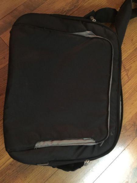 Belkin laptop bag. Up -7 inch laptop