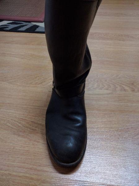 High Quality Men's Size 10.5 Black Boot's