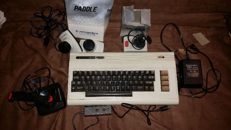 Selling a Commodore Vic-20 with 9 Games+Accessories!