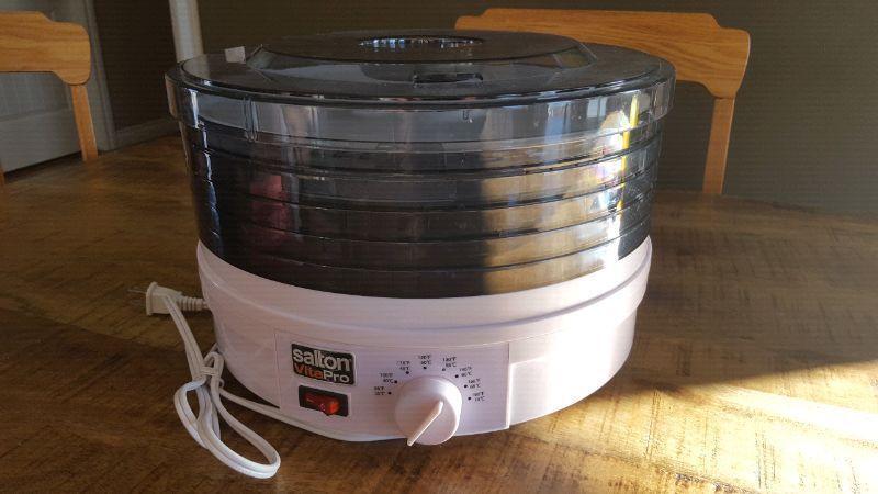 Salton VitaPro dehydrator - only used once!