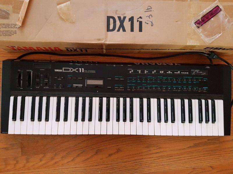 Yamaha DX11 FM Synthesizer