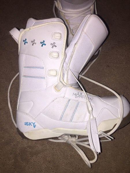 Women's morrow snowboard boots